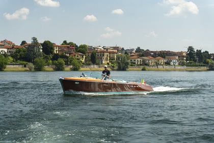 Rental Motorboat Riva AQUARAMA SPECIAL Stresa