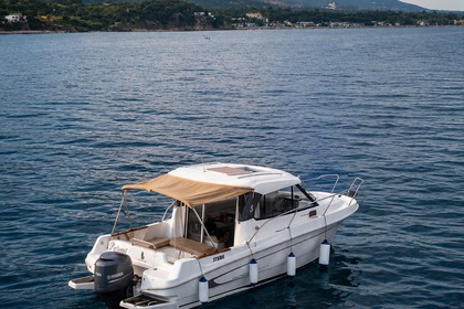 Charter Motorboat Beneteau Antares 780 Saint-Cyprien