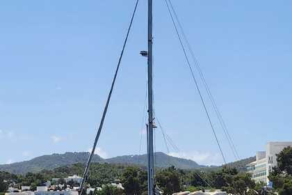 Beneteau amplico y cómodo