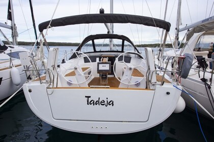 Hyra båt Segelbåt HANSE 388 Ičići