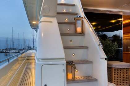 Ferretti 80 for day and weekly cruises