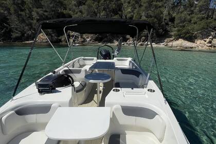 Charter Motorboat Bayliner Element E7 Hyères