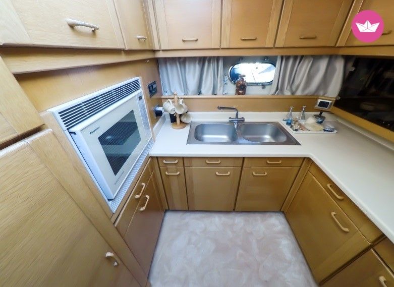 Rental motorboat in Athens  