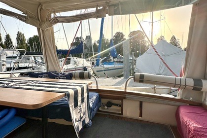 Rio 830 Cabin, geräumiges Motorboot für Ferien auf dem See