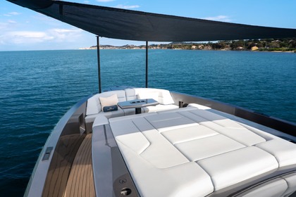 Verhuur Motorboot Vanquish Yachts Vanquish 45 Port Grimaud