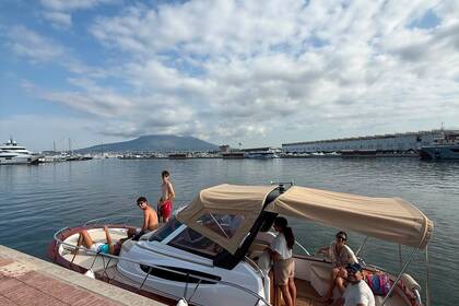 Hyra båt Motorbåt private tour Gozzo 8,50 Capri