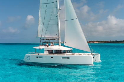 Location Catamaran LAGOON Lagoon 52 F with watermaker & A/C - PLUS Raiatea