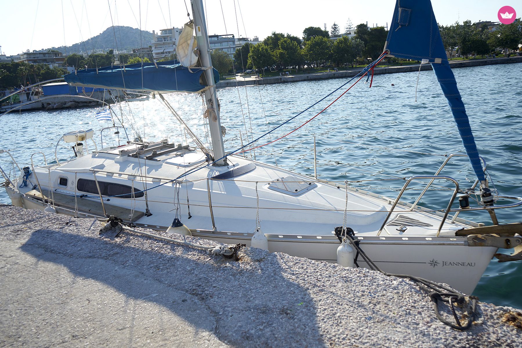 Rental sailboat in Athens  