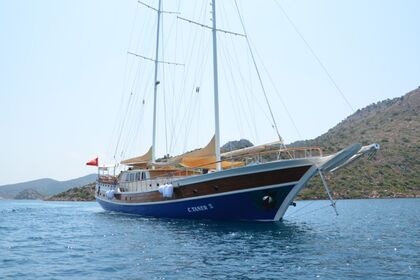 Luxury Gulet Charter in the Aegean – 16-Person Gulet