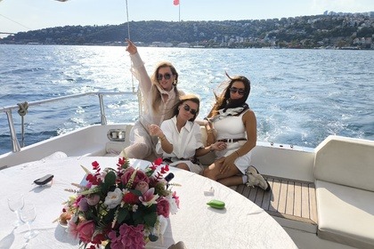 “Experience the Sea in Style – Rent Our 18m Luxury Yacht”