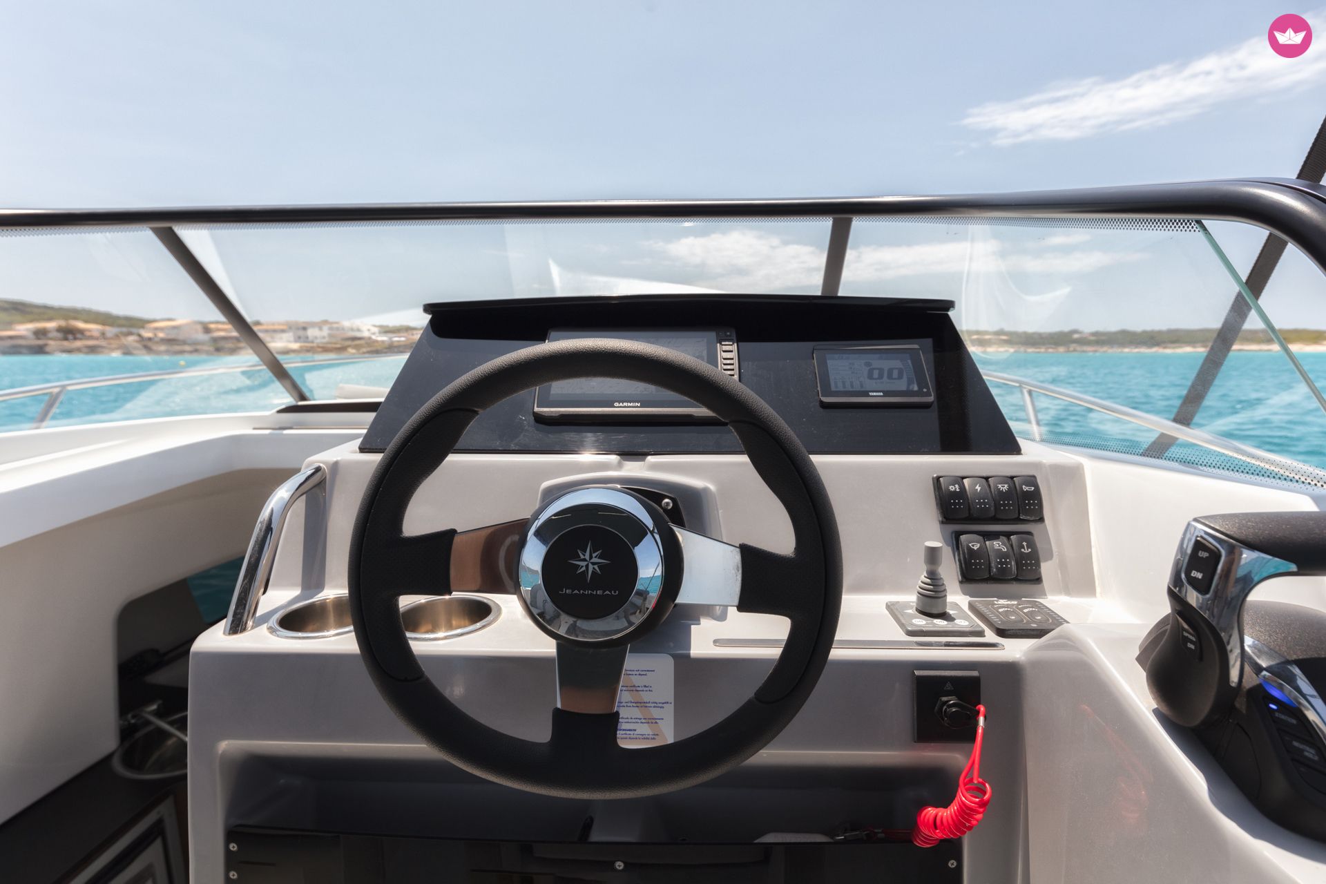 Bateau à moteur Jeanneau Cap Camarat 7.5 WA 300cv 8