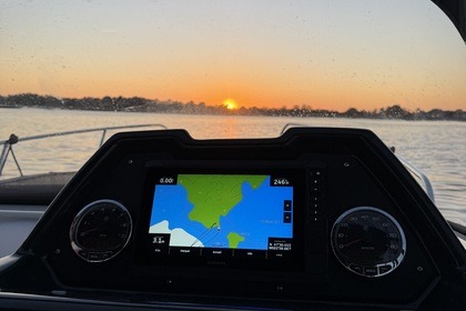 Quicksilver 755 Sundeck