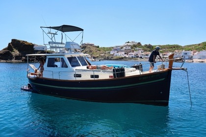 Charter Motorboat Menorquin 120 Mahón
