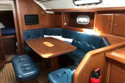 Enjoy relaxed sailing with the Bavaria 35