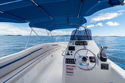 Experience tours with skipper in Split area / Visit islands with local guide