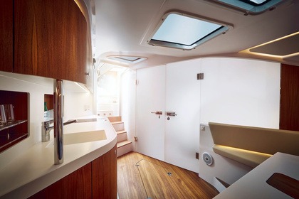 ELEGANZ IN IHRER VOLLEN BLÜTE