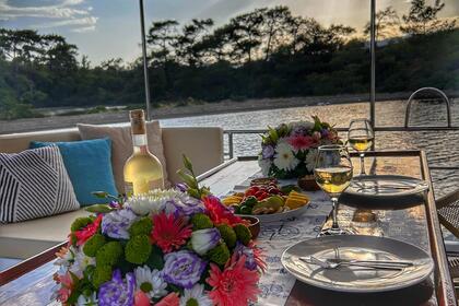 Custom built gulet with a capacity of 4 people