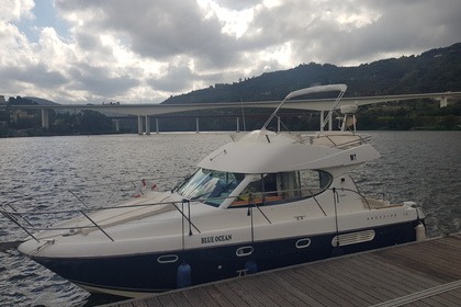 Charter Motorboat Jeanneau Prestige 32 Porto