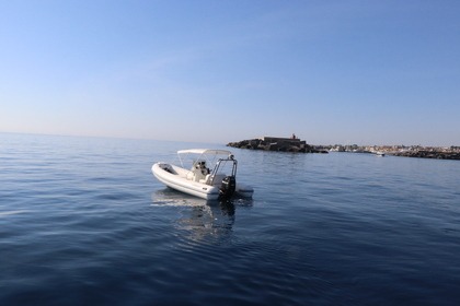 Hyra båt RIB-båt Lomac Nautica 540 Club Riposto