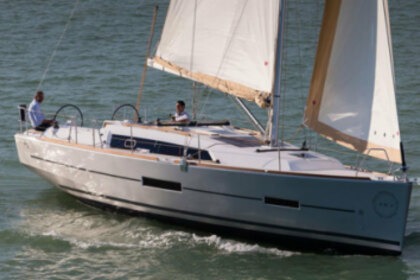 Rental Sailboat Dufour Yachts Dufour 382 GL 2a