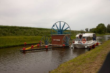 Suncamper 30 - komfortowy jacht motorowy