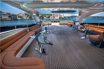 Mega Motor Yacht in Istanbul