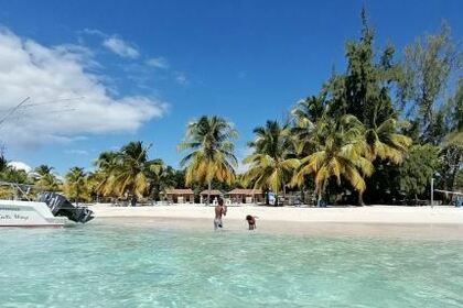 Hire Motorboat Yamaha 23 Bayahibe