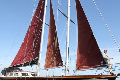 Charter Sailboat Indoruance 44" Toftir