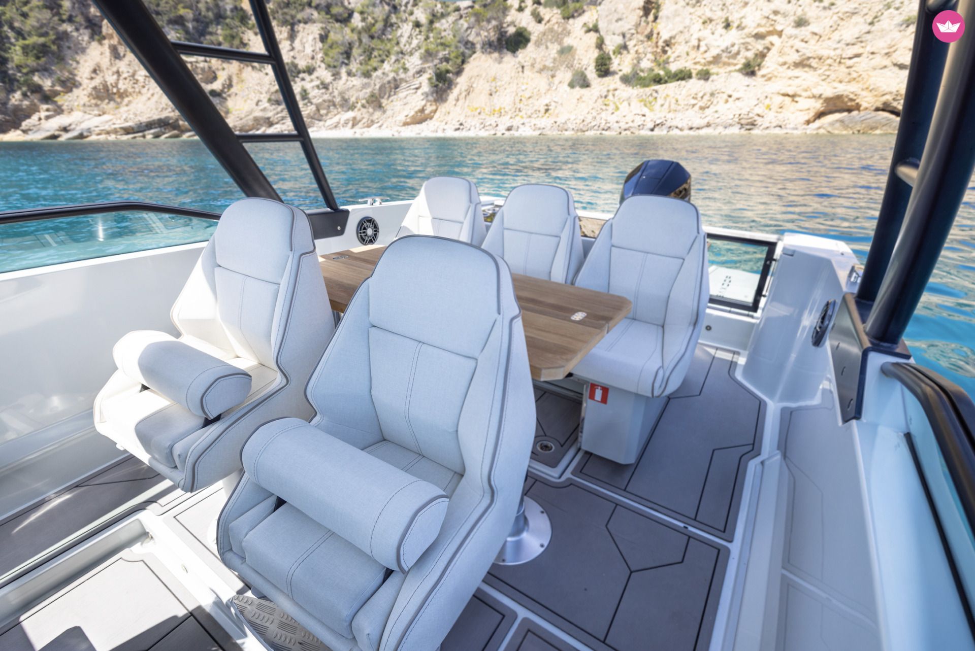 Bateau à moteur Saxdor 270 225cv 6