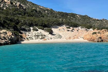 BOAT WITHOUT A LICENSE FOR THE MADDALENA ARCHIPELAGO AND CORSICA