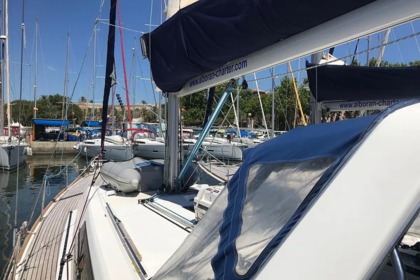 Hire Sailboat BENETEAU OCEANIS 454 Palma de Mallorca