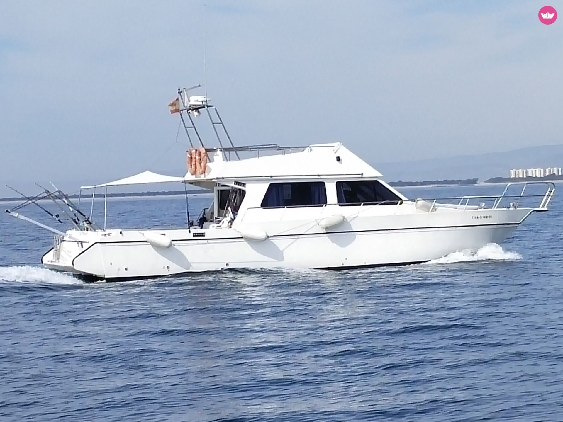 Bateau à moteur astiboat