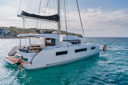 Hire Catamaran Lagoon Lagoon 50 Alimos