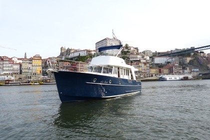 Charter Motorboat Beneteau Swift Trawler 42 Porto