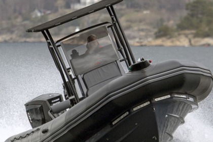 Charter Motorboat Highfield Patrol 700 sport Vela Luka