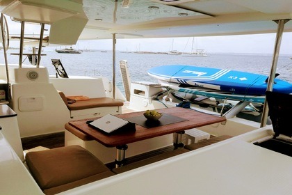 Catamarán "VITANBLUE" Helia 44.