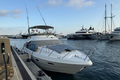 Charter Motorboat Sealine F42/5 Villeneuve-Loubet