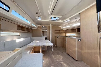 Miete Segelboot  Oceanis 40.1  Nea Peramos