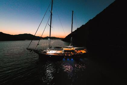 Noleggio Caicco 32 Meters Luxury Gulet A.c. 18 People Capacity Marmaris