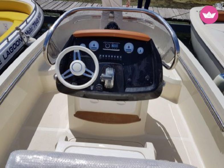 Czarter Łódź motorowa Invictus Fx 200 St. Julian’s