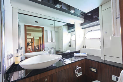 Sunseeker Predator 64