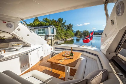 Hyra båt Motorbåt Sunseeker Portofino 53 Capri