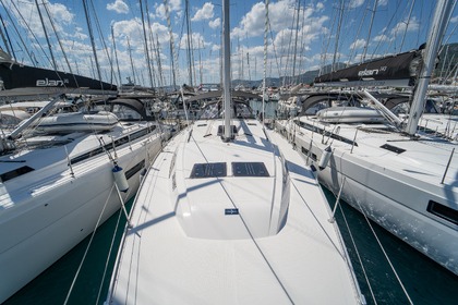 Alquiler Velero Bavaria Yachtbau Bavaria Cruiser 46 - 4 cab. Brač