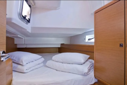 Cruise with Skipper, Hostess and free Wi-Fi