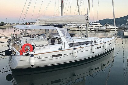 Noleggio Barca a vela  Oceanis 45 La Spezia