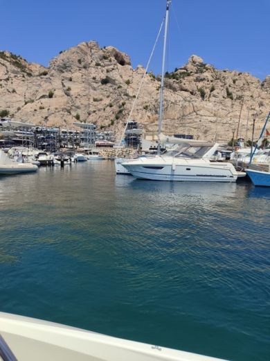 Marselha Motorboat Quicksilver 605 OPEN alt tag text