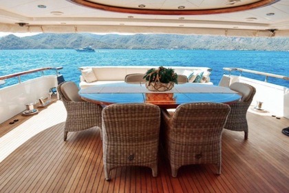 Elite 33m Motor Yacht – Luxury Private Experience