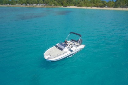 Hire Motorboat Flyer FLYER 6.6 Le Gosier