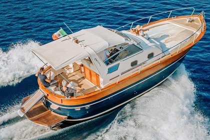 Hyra båt Motorbåt gozzo sorrentino luxury apreamare 100 Sorrento