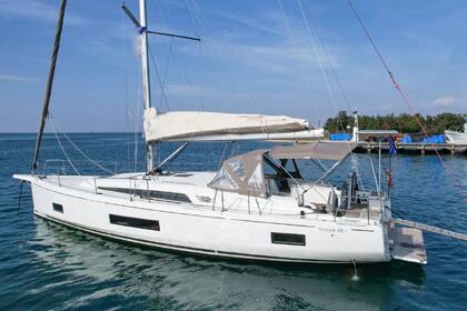 Hire Sailboat Beneteau Oceanis 46.1 Alimos